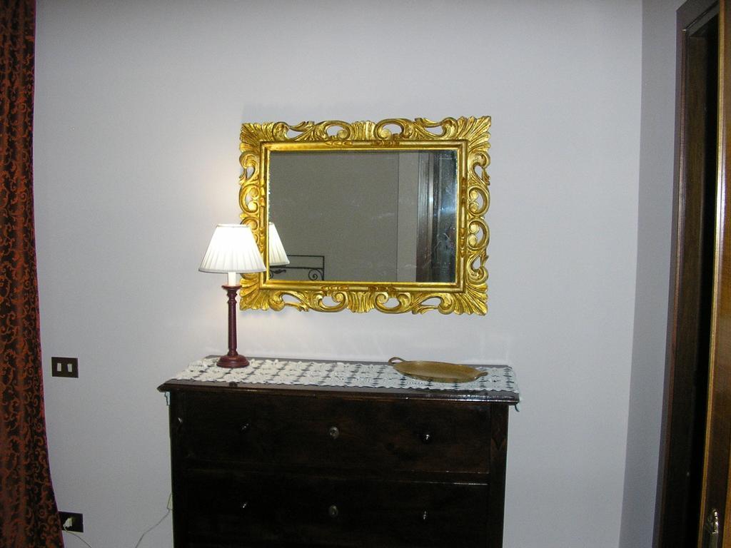 Al Vecchio Olivo Bed and Breakfast Frascati Kamer foto