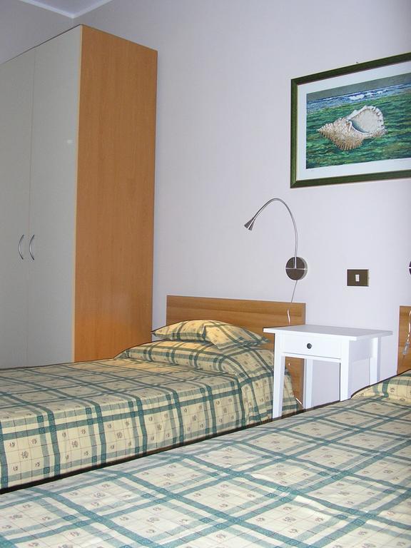 Al Vecchio Olivo Bed and Breakfast Frascati Kamer foto